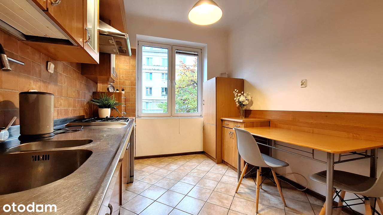 Klimatyczne 2 pokoje (opcja 3) w kamienicy – przy Łazienkach-3