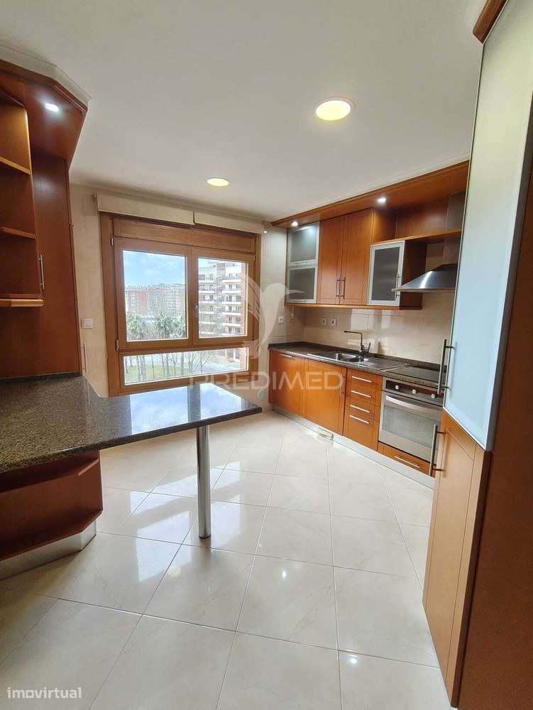 T3 Colinas do Cruzeiro - Renovado - 2 Parqueamentos - Arrecadação - Grande imagem: 4/37