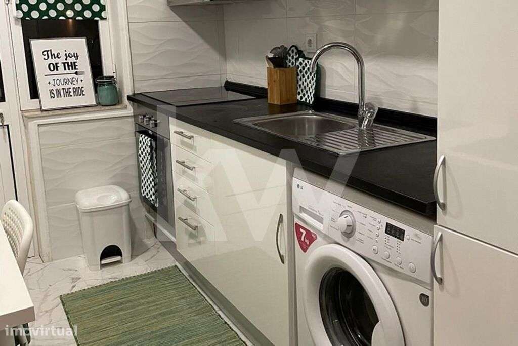 T3 Costa Cabral Com Varanda, Renovado excelente para investidores - Grande imagem: 5/19