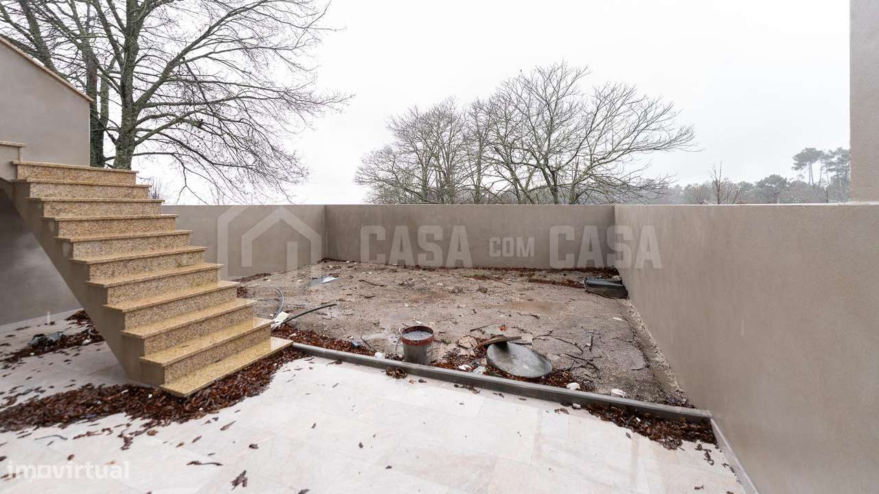 Moradia em Banda V3+1 A NOVA Campo-16