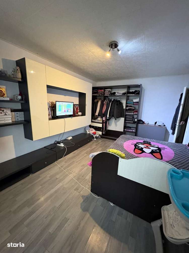 Apartament cu 3 camere decomandat zona Nicolina prima stație Podul Ros - Imagine principală: 3/12