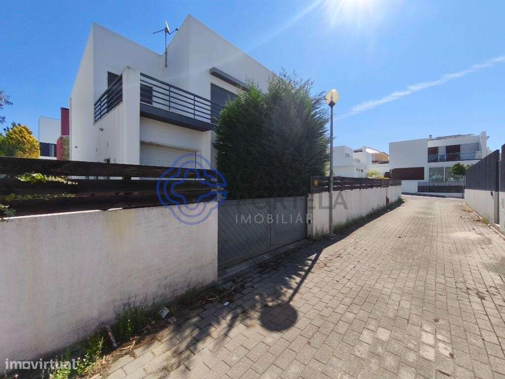 Moradia T4 individual com suite - Grande imagem: 3/53