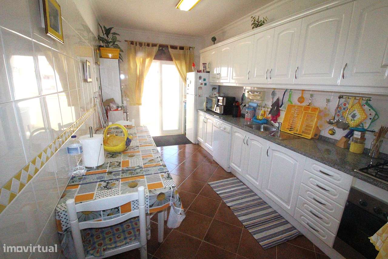 Armação de Pêra T2 Perto do mercado com Piscina, Garagem e Arrecadação-6