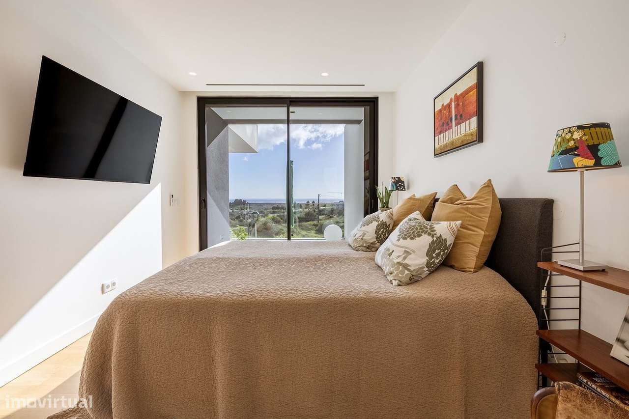 MODERNA E LUXUOSA MORADIA T3 COM PISCINA E GARAGEM PERTO DA MARINA DE-36