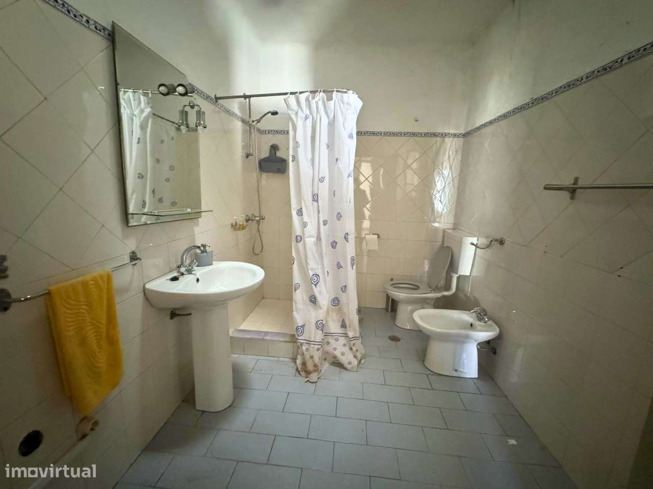 Moradia T2+1 com terraço e excelente luminosidade - Grande imagem: 4/19