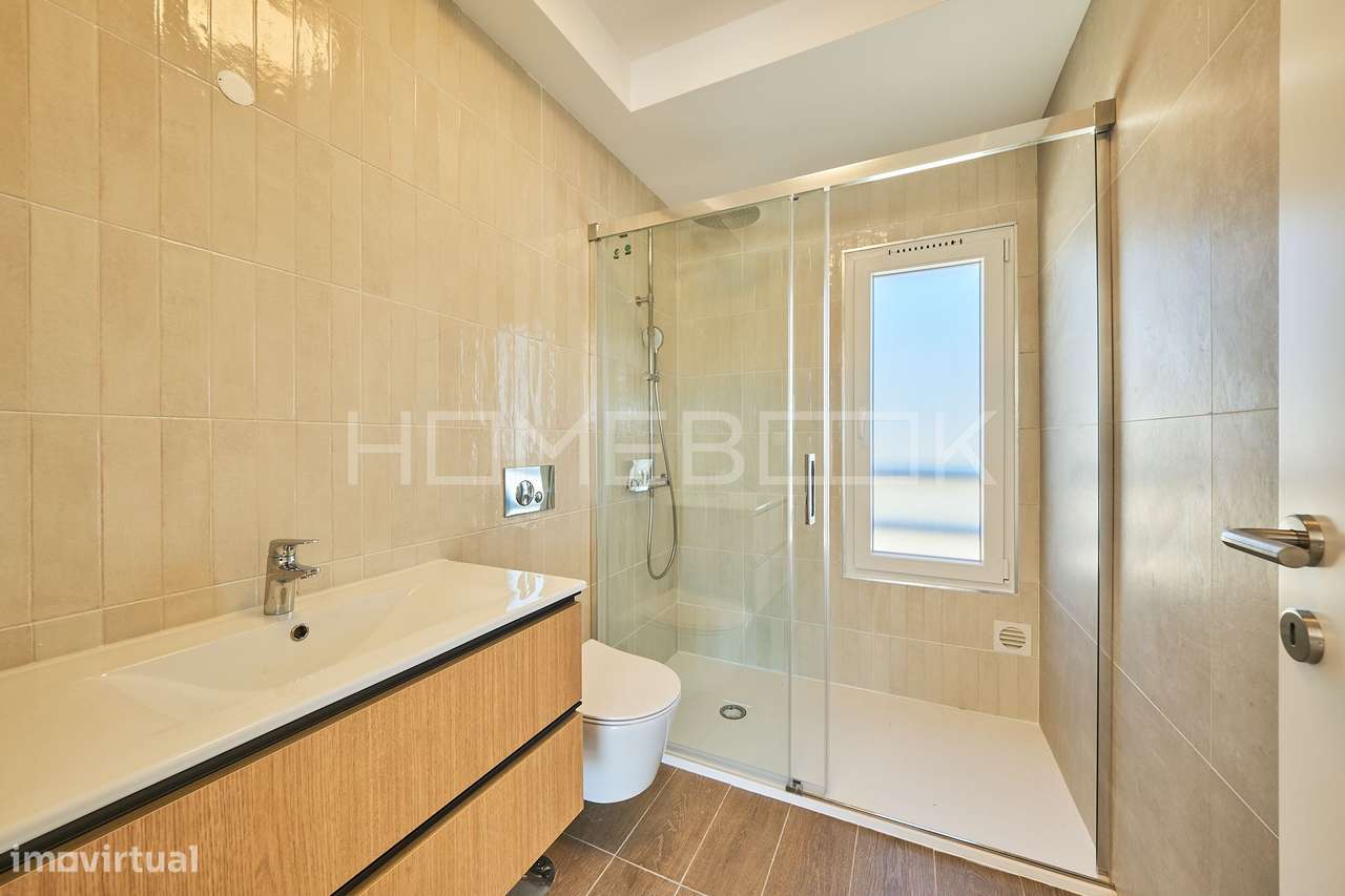 Moradia independente T4 com Piscina e garagem | Quintinhas, Charneca d-26