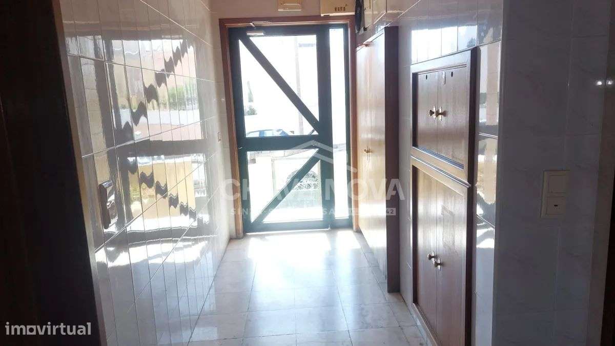 T2 Último Piso c/ Terraço e Garagem Box em S. Félix da Marinha-6