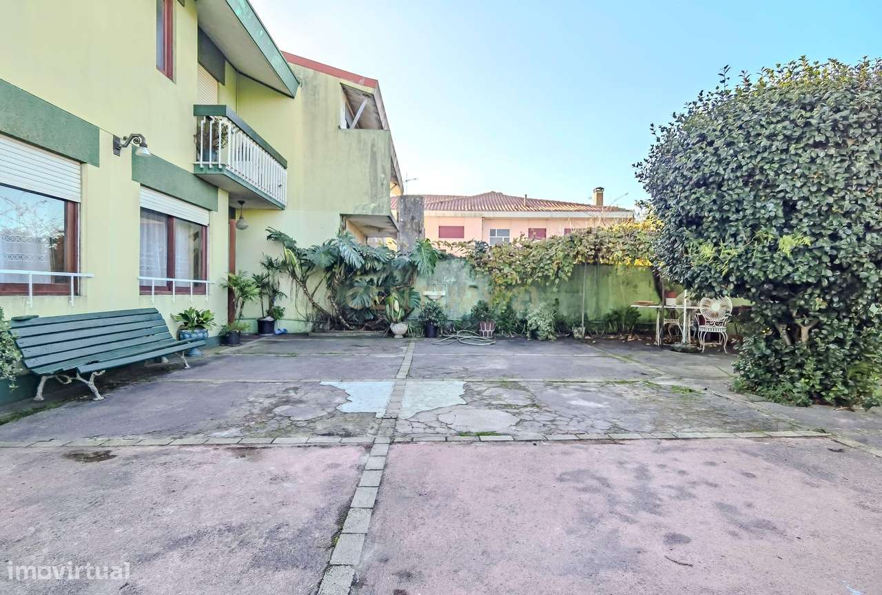 Moradia T4+1 em Pedra com Terreno de 1088m² em Pedrouços – Próxima ao-27