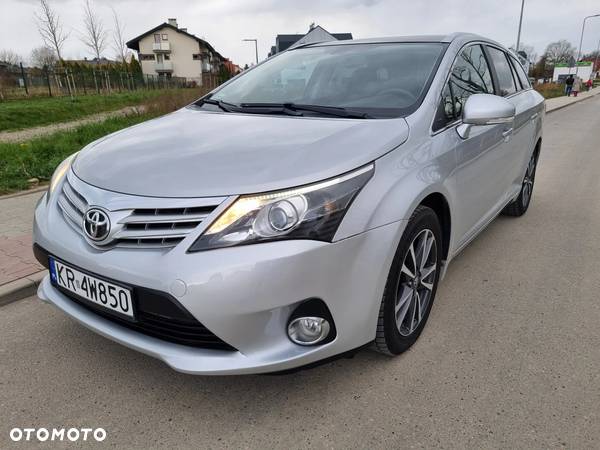 Toyota Avensis 2.0 D-4D Premium - 4