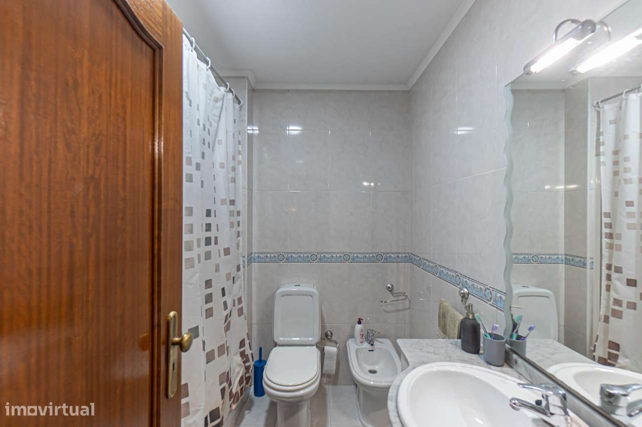 Oportunidade Imperdível, T3 Gondomar, condomínio Privado. Junto  Metro-11