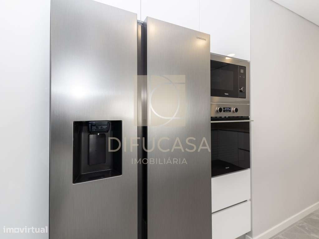 R300 Moradia T3+ 1 (sala de 40m2 localizada centro Fernão Ferro)-15