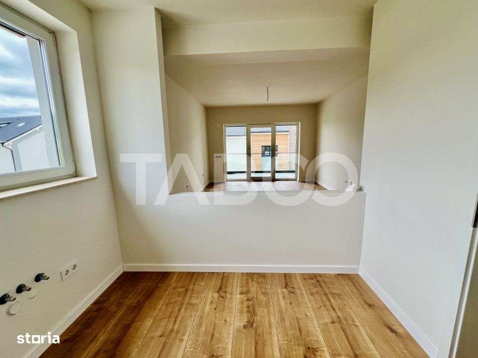 Apartament spatios cu 2 camere balcon si incalzire in pardosea - Imagine principală: 5/13