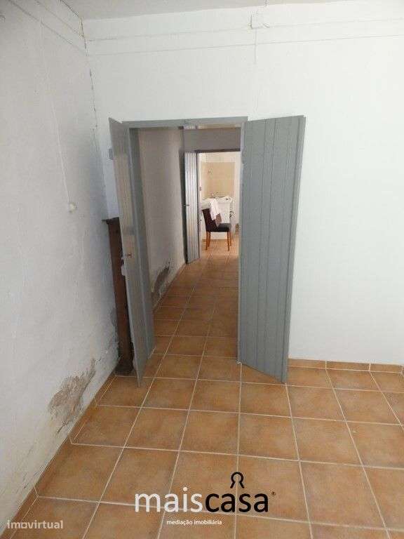 Moradia T1 para Recuperar !-11