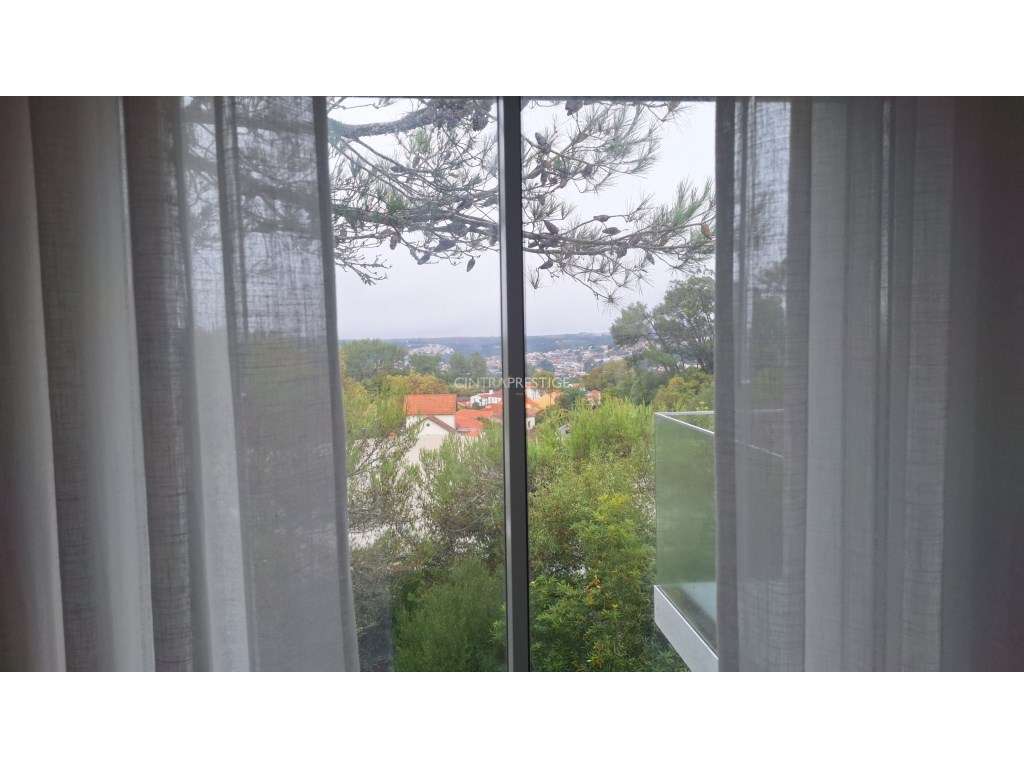 Moradia T5 Remodelada com Painéis Fotovoltaicos - Monte Santos, Sintra-9