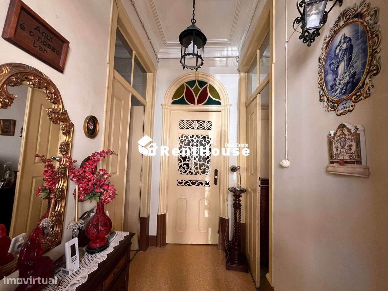 Moradia centenária no Estilo Senhorial com vistas de MAR-12