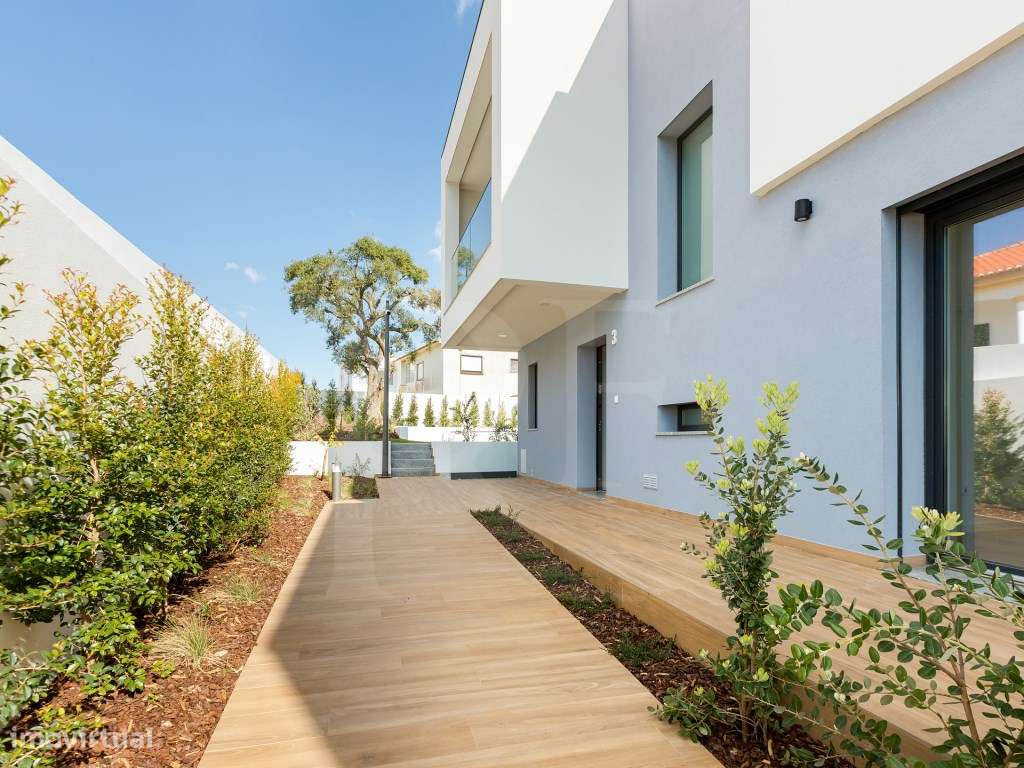 Moradia T4 a estrear com jardim e piscina em Cascais - Grande imagem: 3/21