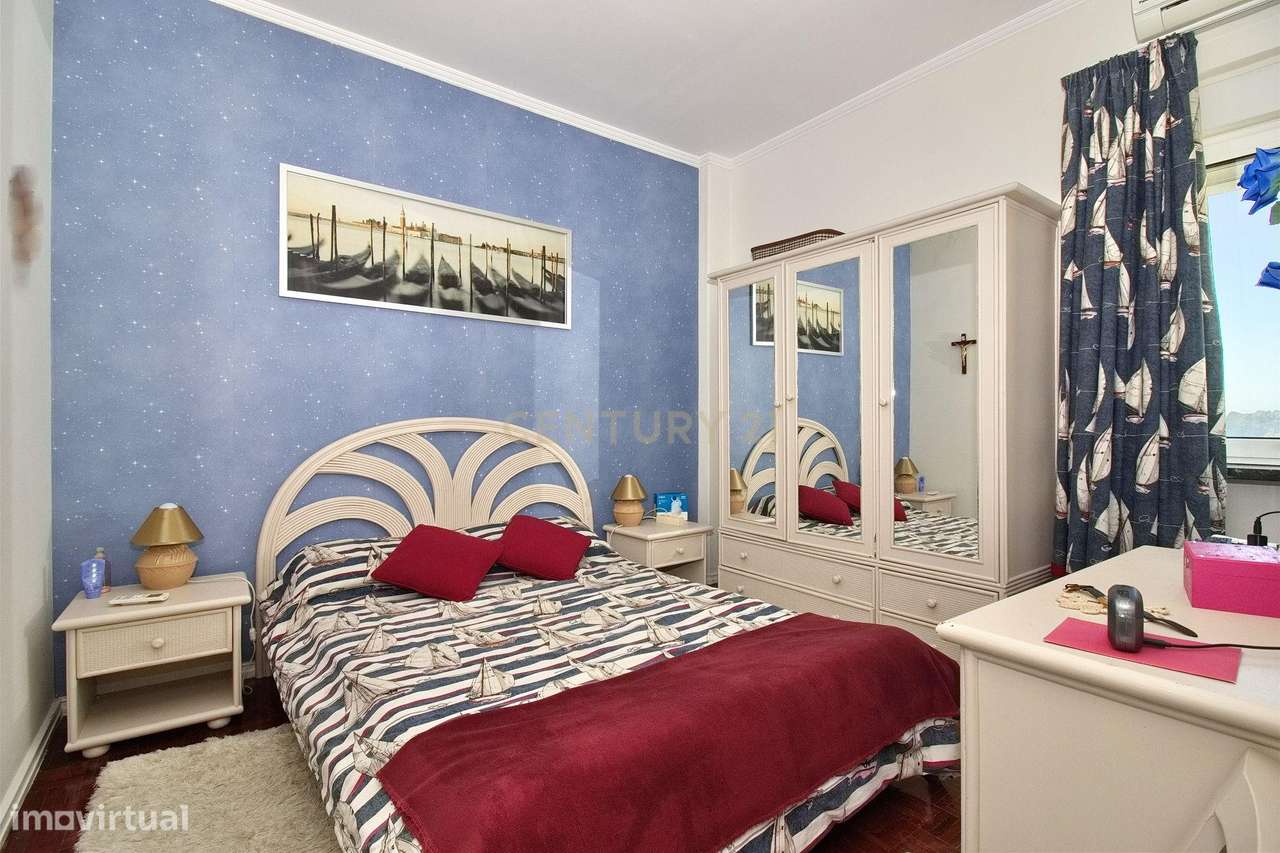 Apartamento T6 com Terraço e Vista 360º em Campolide - 314m²-19