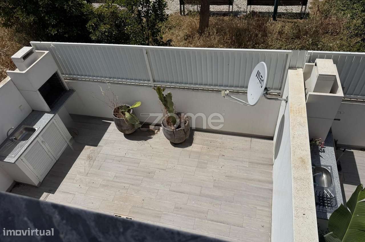 Moradia T4 com 2 Suites-22