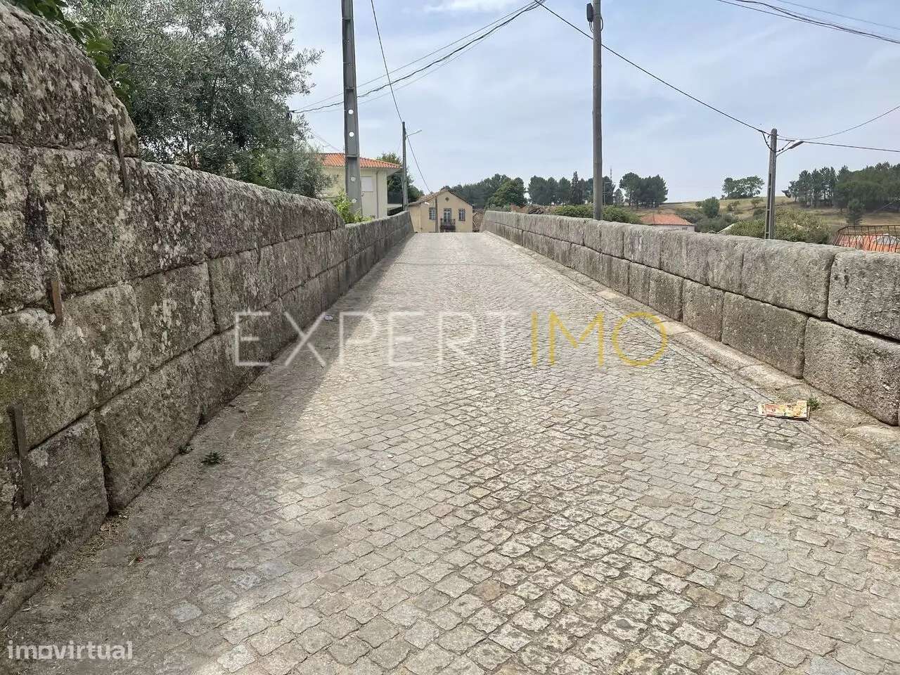 Moradia para habitação, com terreno, situada em São Paio, muito... - Grande imagem: 4/21