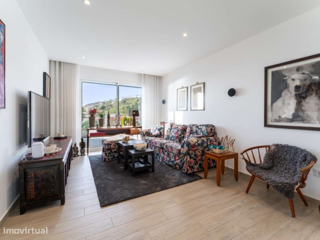 Apartamento T4 com Vista Mar, Terraço e Garagem na Nazaré-16