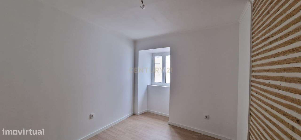 Prédio na Zona Histórica de Torres Novas - Grande imagem: 5/13