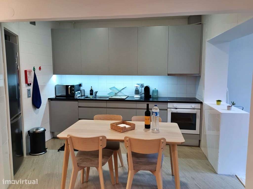 Andar Moradia T2 em Frente à Praia de Angeiras-6