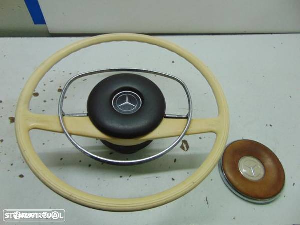 Mercedes W110, 111, 115 volante - 5