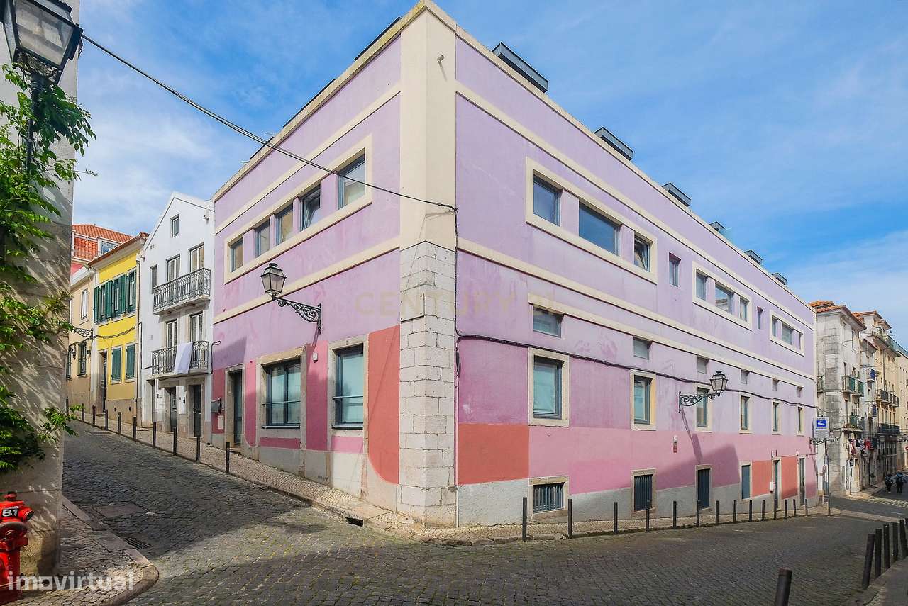 T1 único com pé direito alto + mezzanine | 81,56m² | Bairro Alto | Pot-21