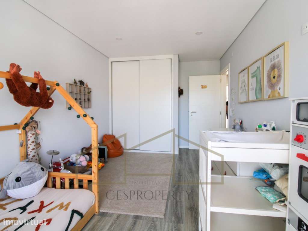 Moradia T3 nos Redondos, em Fernão Ferro-35