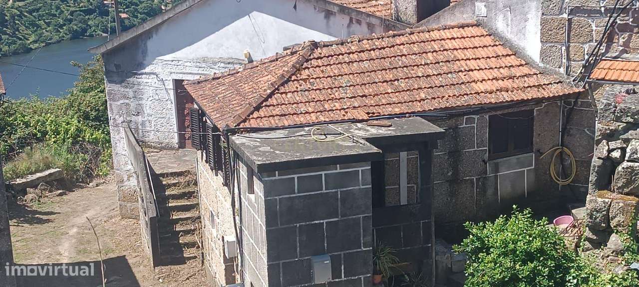 Moradia  com dois quartos, em pedra para restauro, perto do rio Douro, - Grande imagem: 3/14