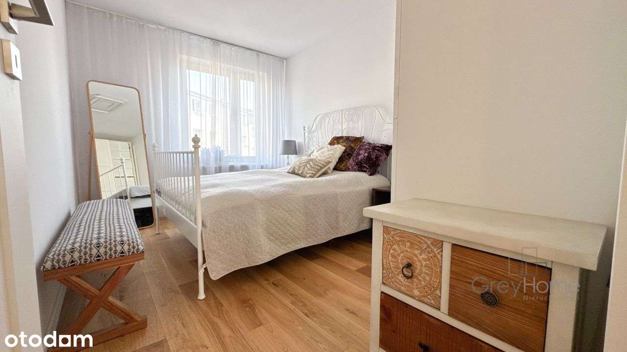 Trzypokojowe mieszkanie przy Łazienkach.-11