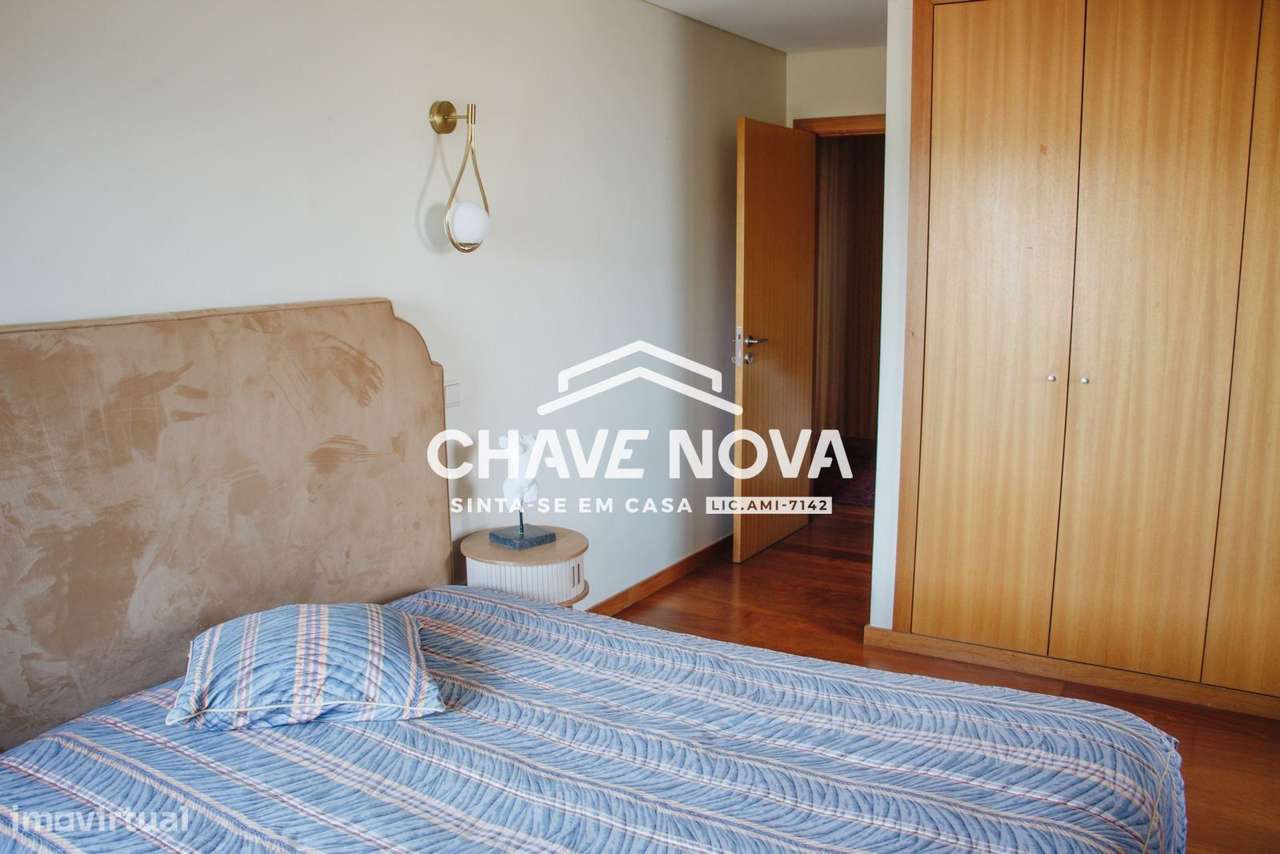 T5 triplex  3 frentes  piscina Garagem Junto colégio Luso Francês-14