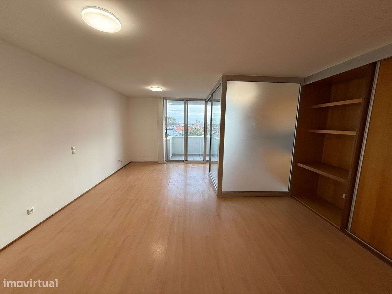 Apartamento T0 não mobilado, próximo do Glicínias - Grande imagem: 4/12