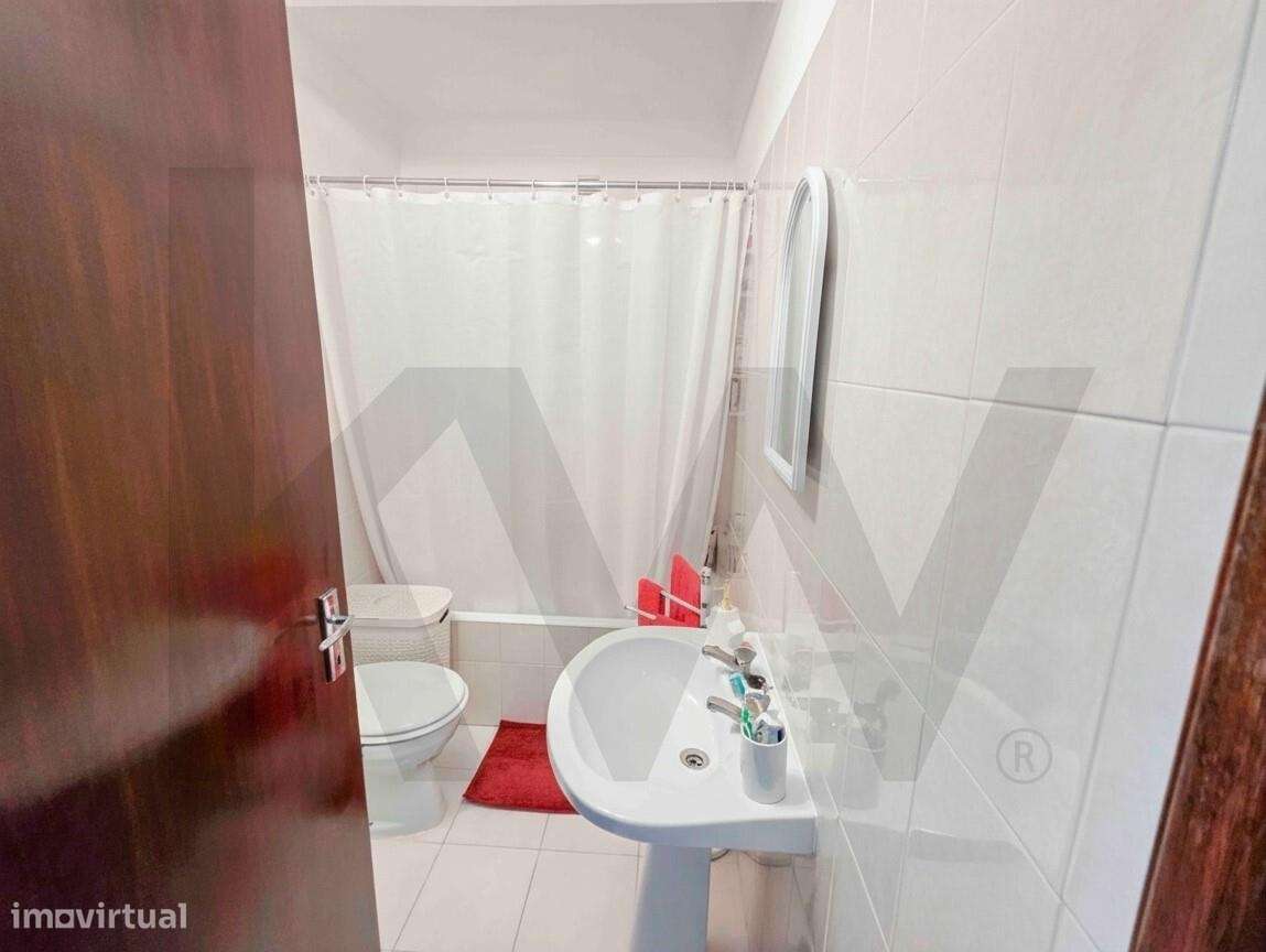 Apartamento T1 Pronto a Habitar com Vista Panorâmica – Bairro do Revol-8