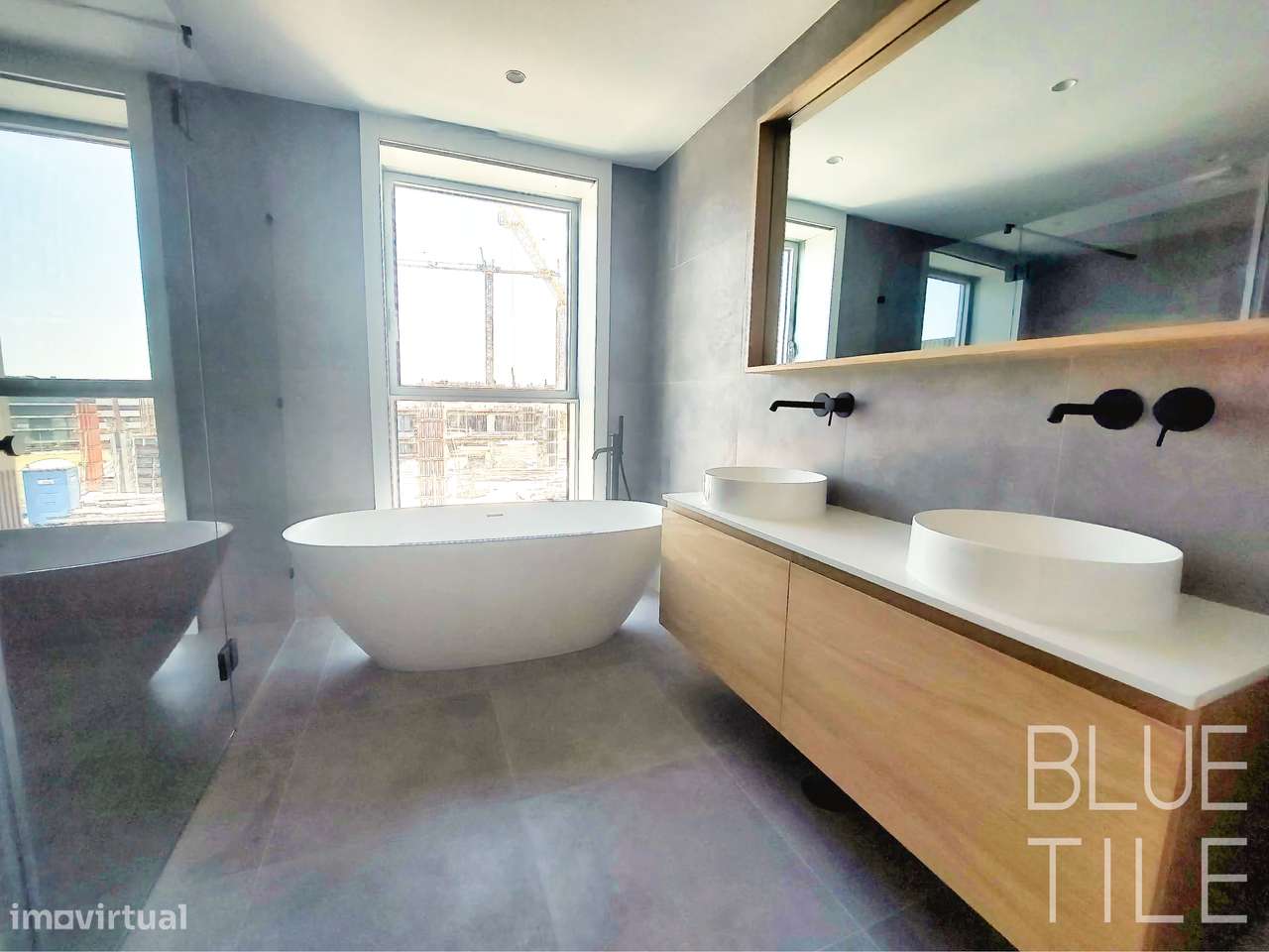 Fabulosa Penthouse com vistas incríveis de Mar-12