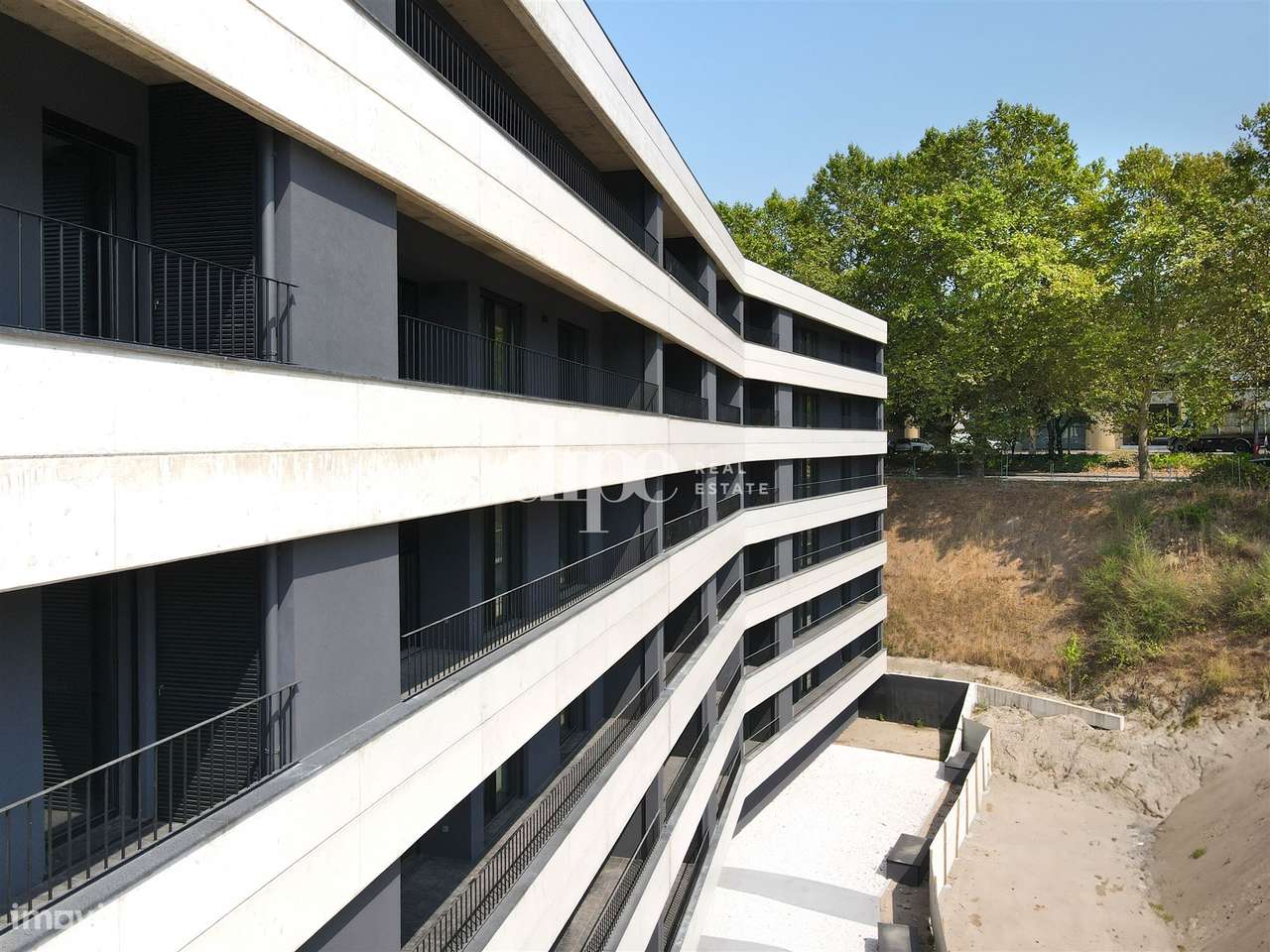 Apartamento T1 Venda em Candoso São Tiago e Mascotelos,Guimarães-2