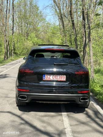 Porsche Cayenne Diesel Platinum Edition - 4