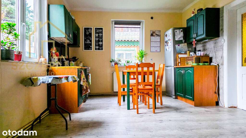 Klimatyczny drewniany dom po remoncie-8