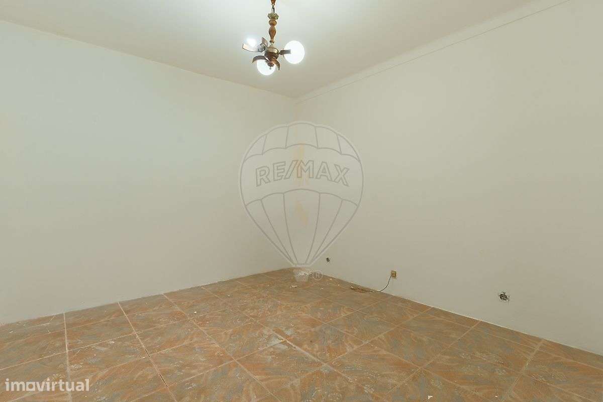 Moradia T2 para venda-16