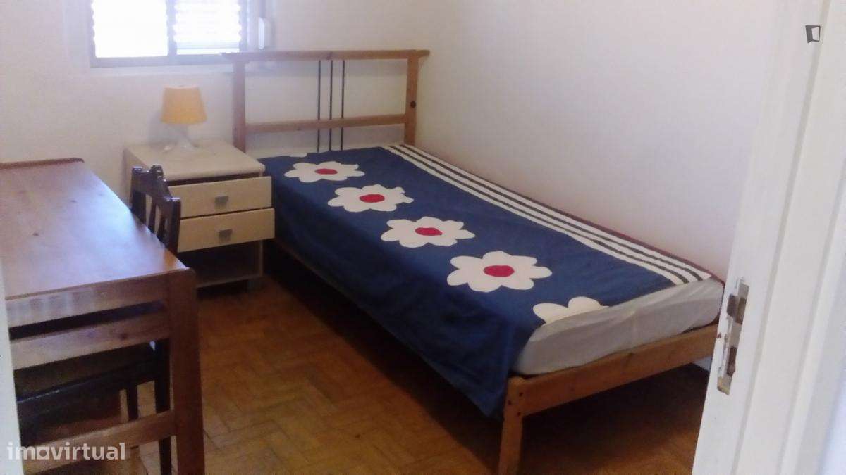 Quarto - localizado em Olivais Lisbon - Grande imagem: 2/6