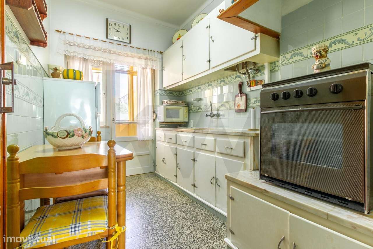 Apartamento T3 com 2 varandas junto ao Terminal dos Barcos do Barreiro-6
