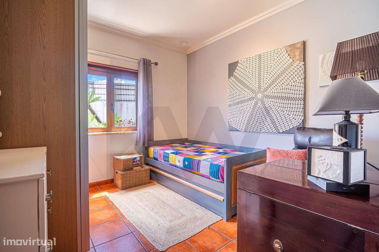 Moradia T3 com Pavilhão de 198 m2 e Terreno de 976 m2 | Fonte Grada, T-9