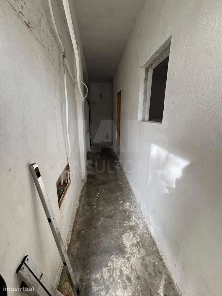Oportunidade em Calhandriz: Moradia T2 Semi-Remodelada com Opção Ch...-6