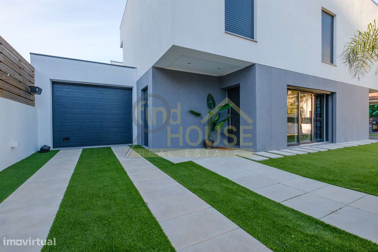 Moradia Isolada V3 com piscina junto à Herdade da Aroeira-41