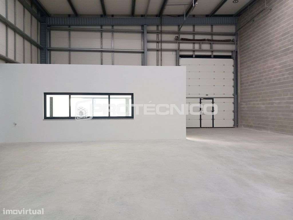 Armazém c/ 300m2 – Z. I. Cacia - Grande imagem: 1/8