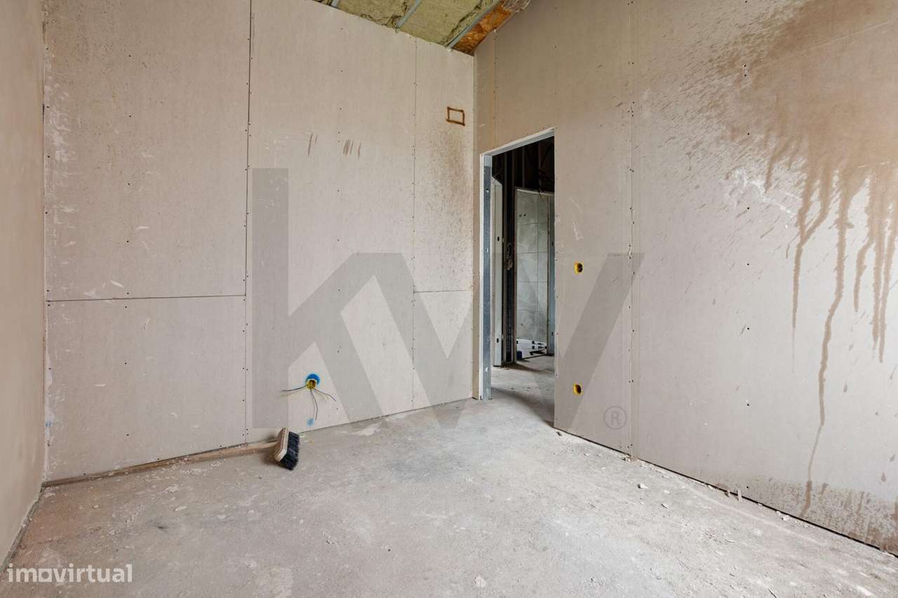 Apartamento T2 com terraço no centro de Camarate - Totalmente remodela - Grande imagem: 4/10