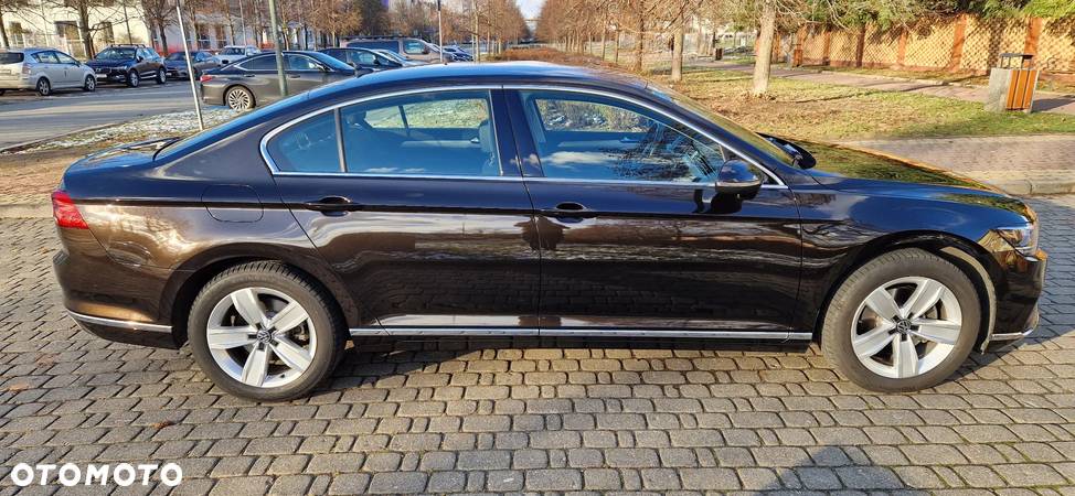 Volkswagen Passat 2.0 TSI Elegance DSG - 2