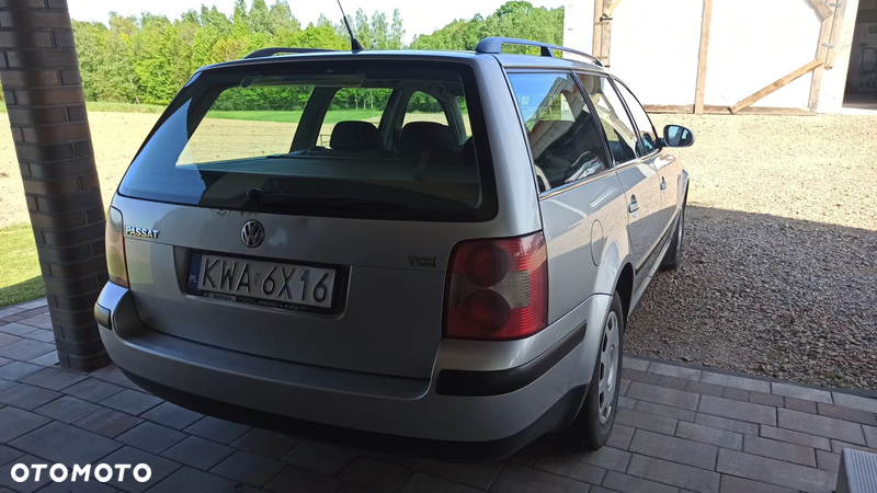 Volkswagen Passat 1.9 TDI Comfortline - 6