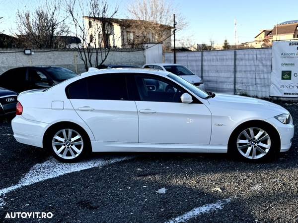 BMW Seria 3 320d - 12