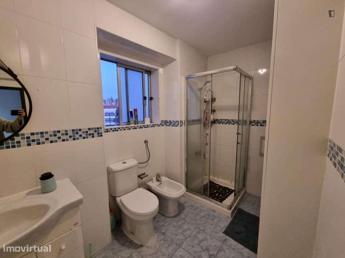 Quarto - localizado em Alcântara Lisbon - Grande imagem: 4/10